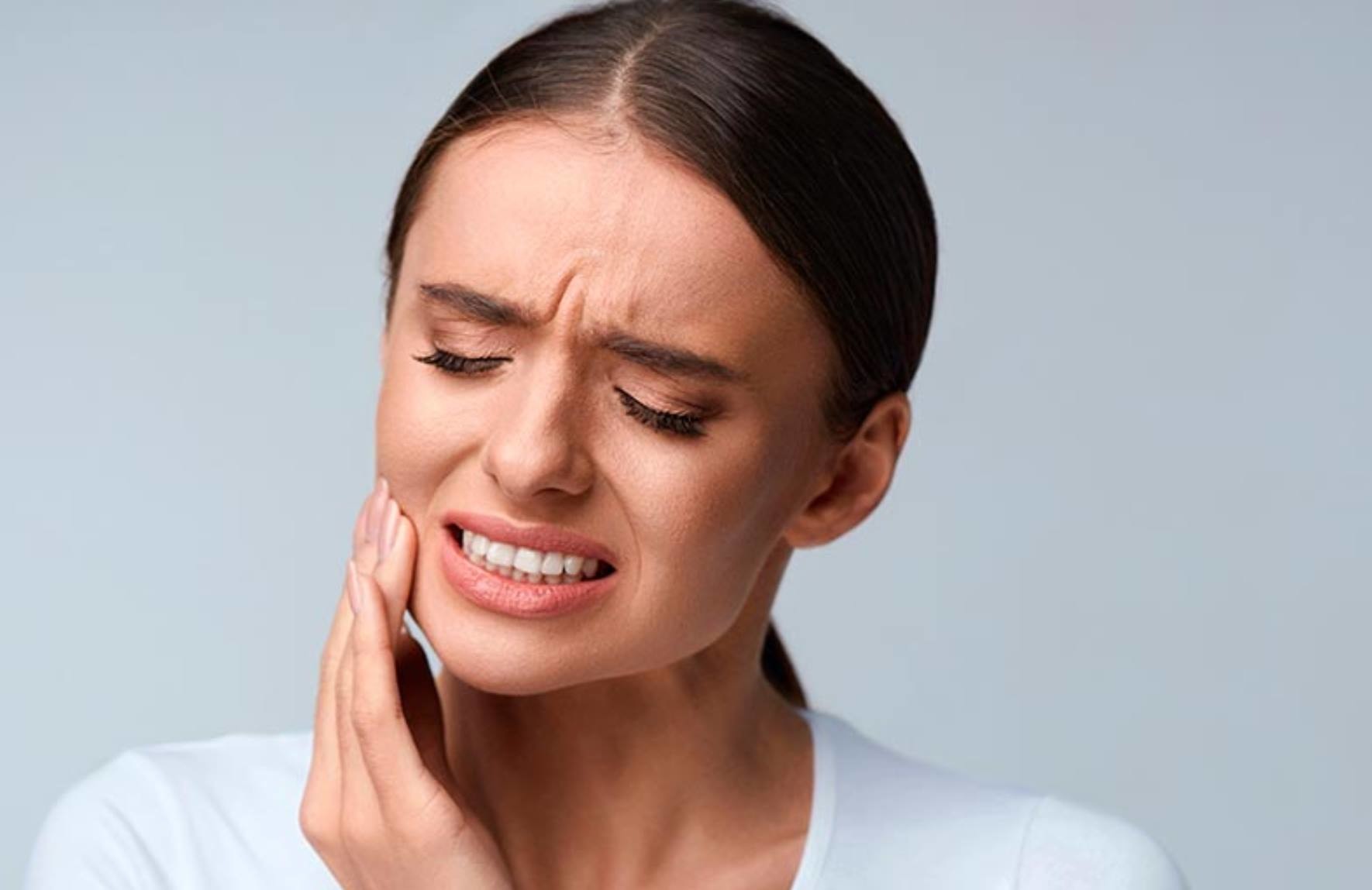 Как избавиться от мучительной зубной боли в домашних условиях: самые эффективные советы