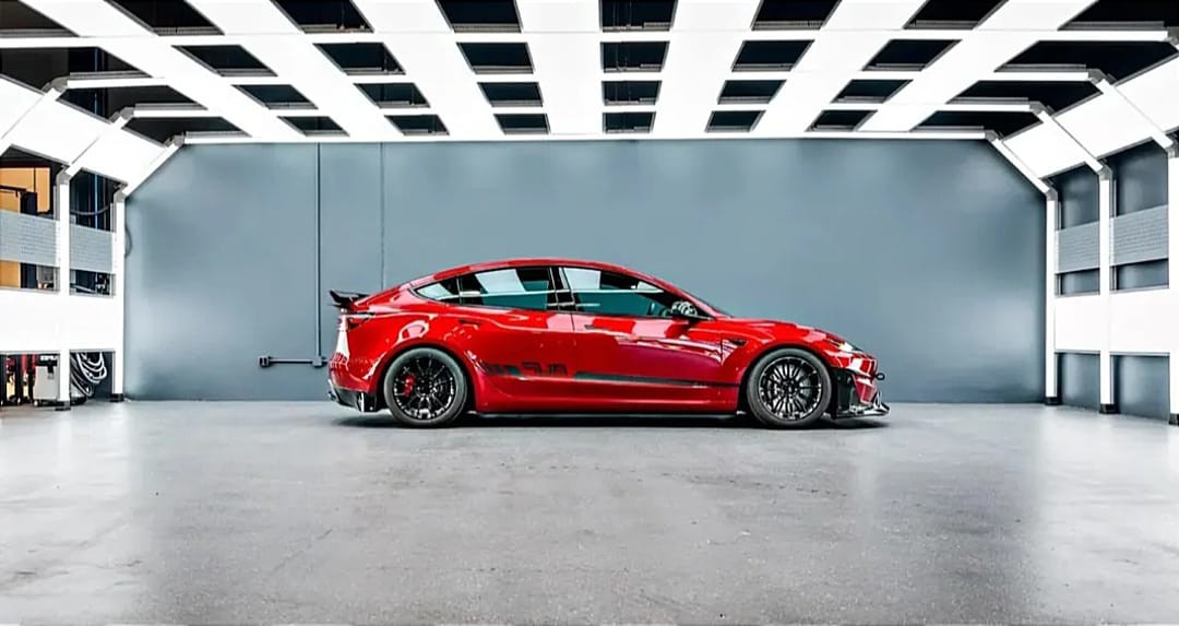 Встречайте Tesla Red Rocket  