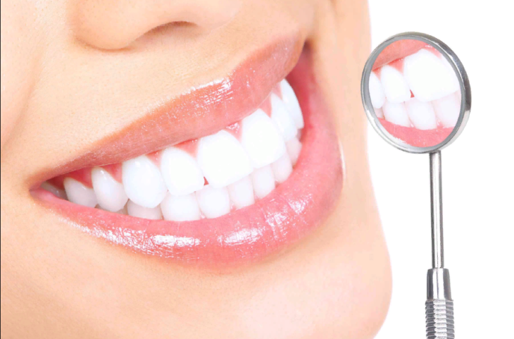 Улыбка стоматолога или 5 неожиданных способов выполнить отбеливание зубов