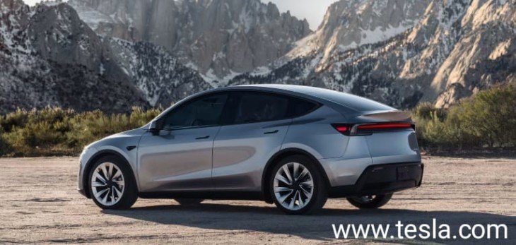  Tesla выходит на новый уровень сервиса: Новая Model Y самостоятельно приехада к своему покупателю