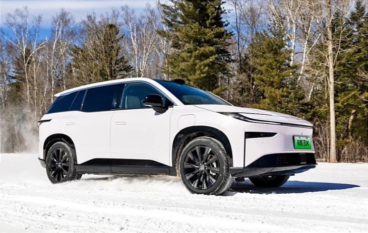 Toyota вводит беспрецедентную гарантию на кроссовер bz3X  